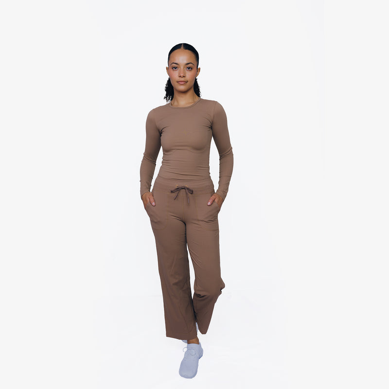 Angela Lounge Set – Soft Long-Sleeve Top & Drawstring Pants in Rich Mocha Tone | L'enigme
