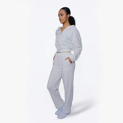Eda Lounge Set – Cropped Zip-Up Hoodie & Wide-Leg Joggers in Soft Premium Fabric | L'enigme