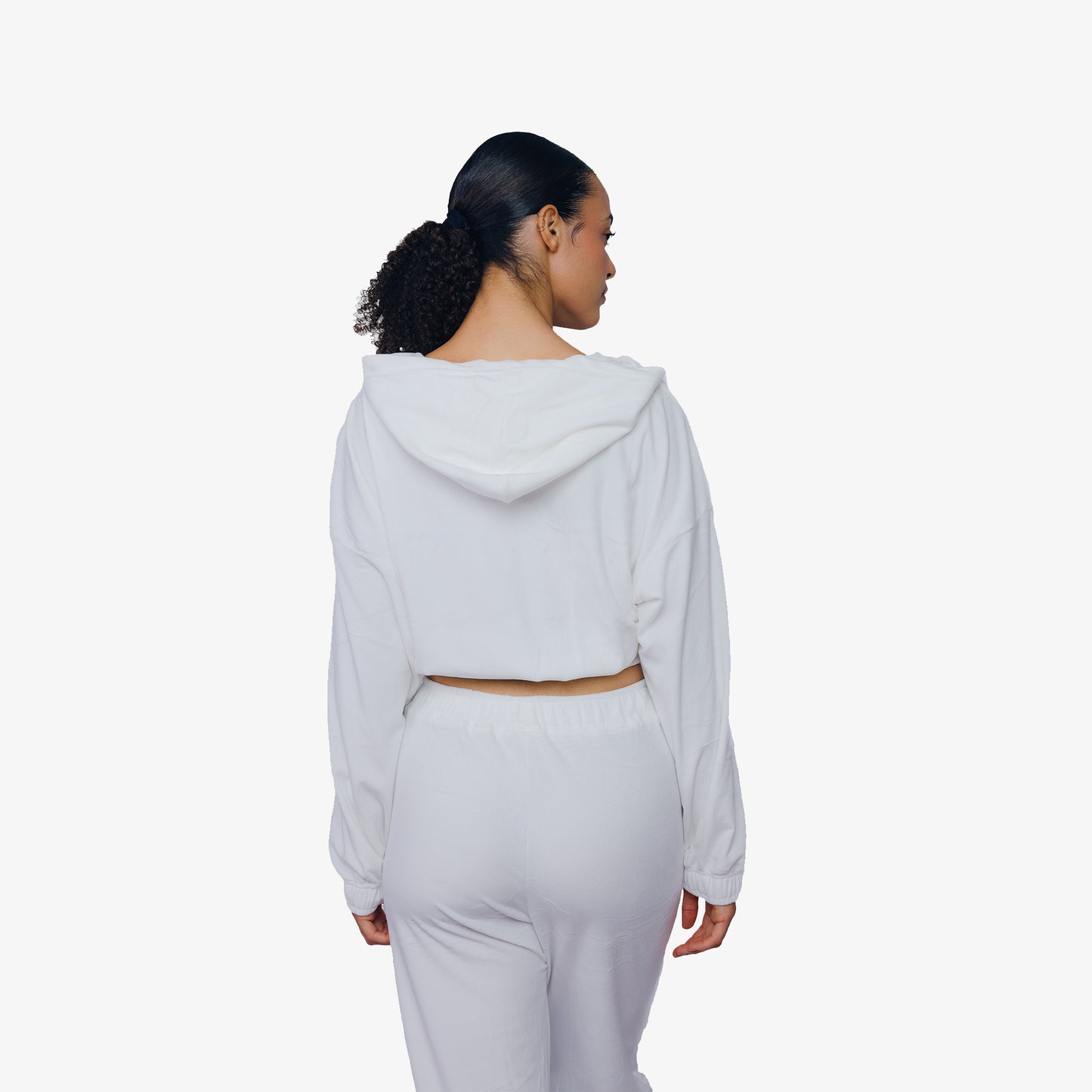 L'enigme Eda Lounge Set – Minimal Luxury Loungewear for Home, Travel & Post-Workout Style
