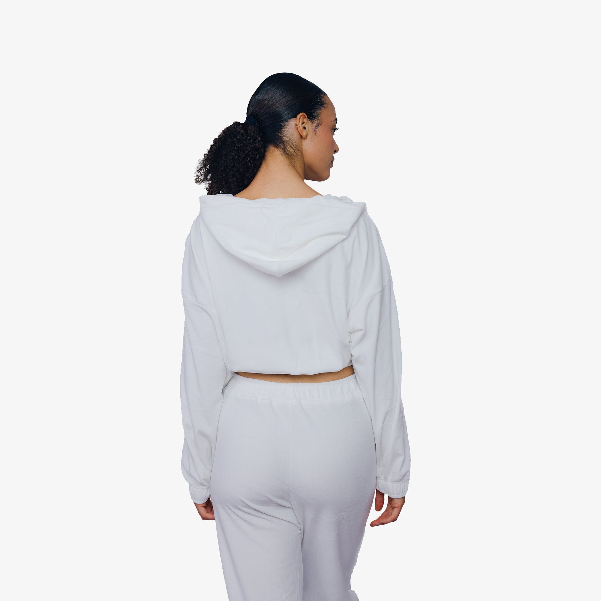 L'enigme Eda Lounge Set – Minimal Luxury Loungewear for Home, Travel & Post-Workout Style