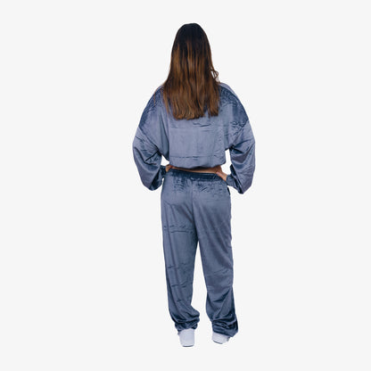Eda Lounge Set – Relaxed Silhouette Cropped Hoodie & Elastic Waistband Joggers with Side Pockets | L'enigme