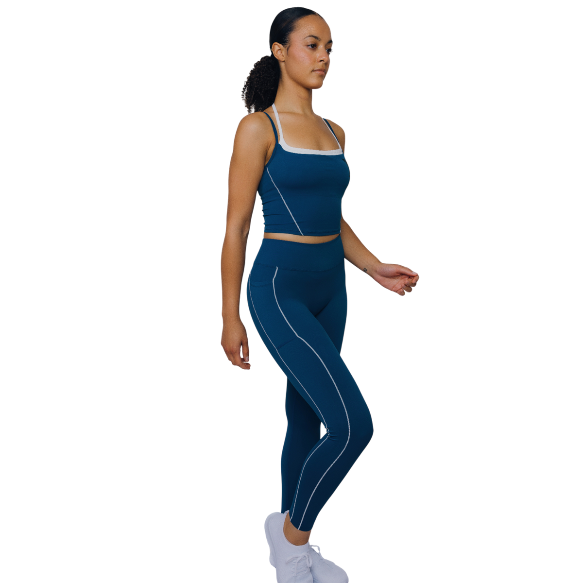 Elena Set High-Rise Leggings – Secure Side Pocket, Moisture-Wicking Fabric & Contouring Cut | L'enigme