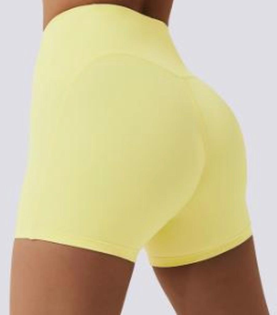 Seamless high waisted shorts 