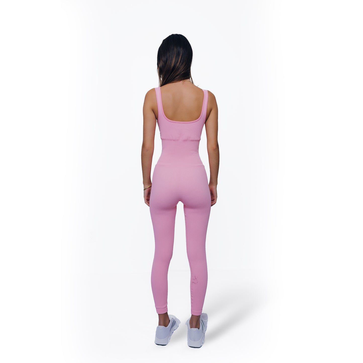 Isabela One Piece Yoga Jumpsuit in Pink – U-Neckline Sculpting One-Piece for Yoga & Casual Wear | L'enigme