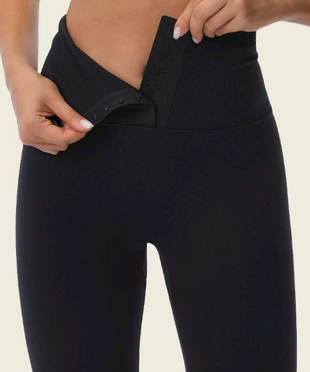 Leggings with Waist Trainer – Built-In Compression Sculpting High-Waisted Leggings in Black & Dark Green | L'enigme