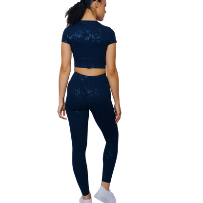 Lora Crop Top – Breathable Sweat-Wicking Recycled Nylon Crop Top Layered Over Sports Bra | L'enigme