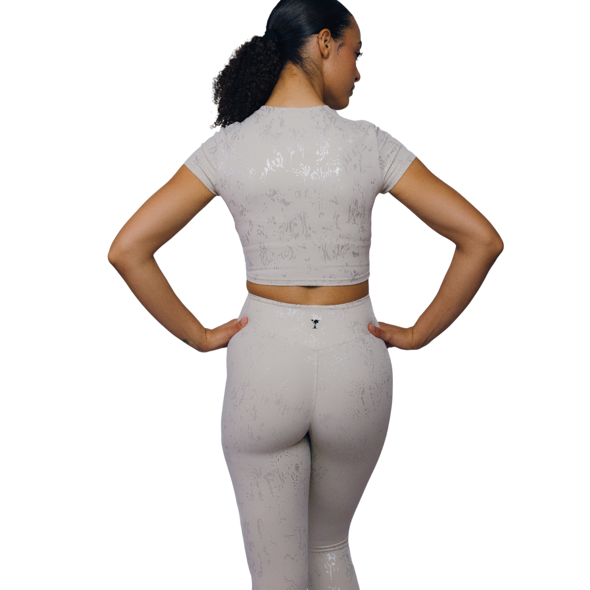 Lora Crop Top – Sleek Minimal Cropped Tee for Gym, Yoga & Everyday Athleisure | L'enigme